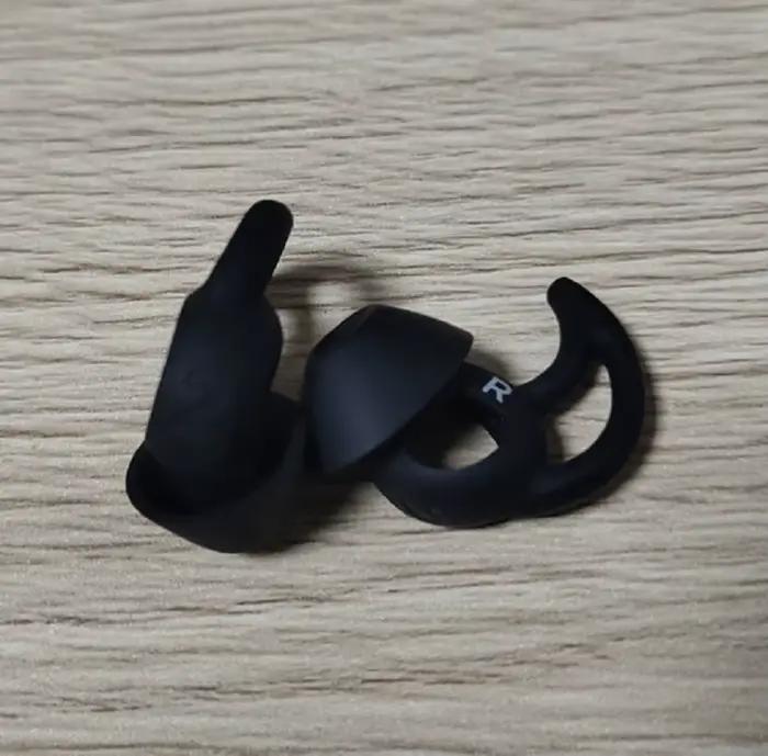 Coussinets d'oreille en silicone GONIANIA pour Bose Sport écouteurs de remplacement doux et confortables pour femmes et hommes occasions quotidiennes et spéciales