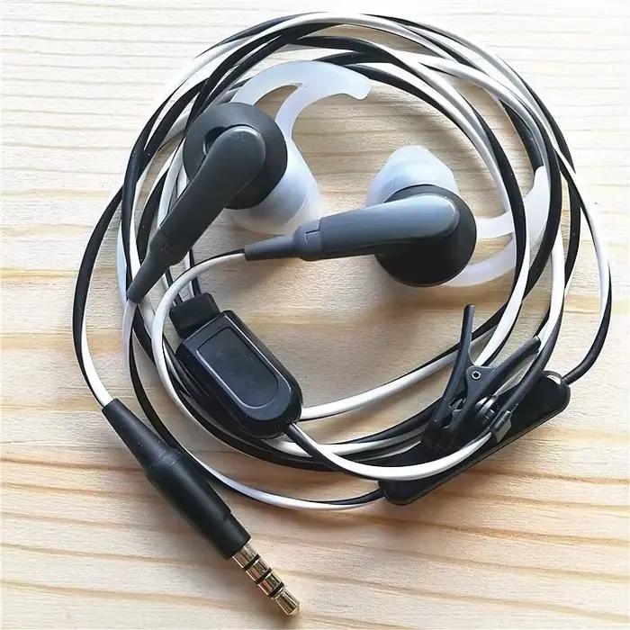 Écouteurs intra-auriculaires Bose SoundSport avec plusieurs couleurs au choix, prise jack 3,5 mm, éc